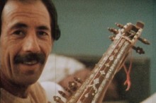 [amir-an-afghan-refugee-musicians-life-in-peshavar-pakistan--Film-image]