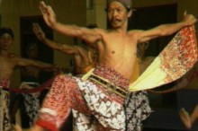 [in-the-play-of-life-a-wayang-performance-in-east-java--Film-image]