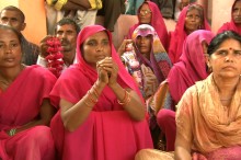 [pink-saris--Film-image]