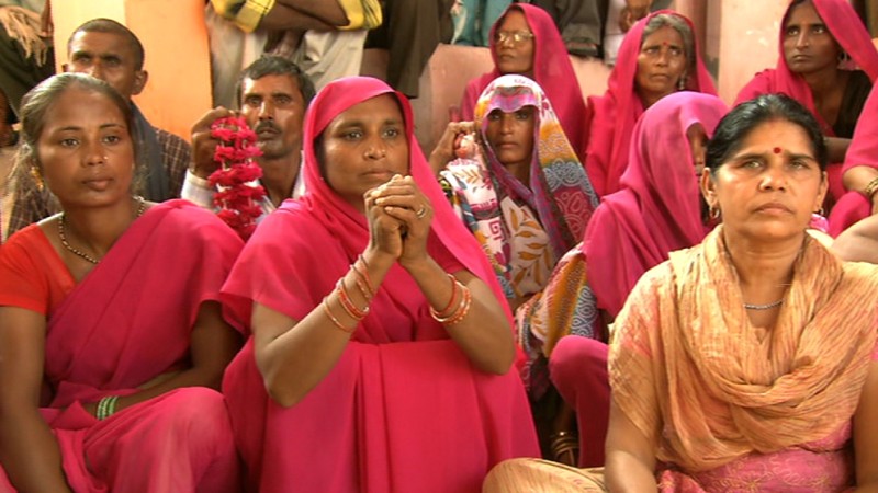 [pink-saris--Film-list-image]